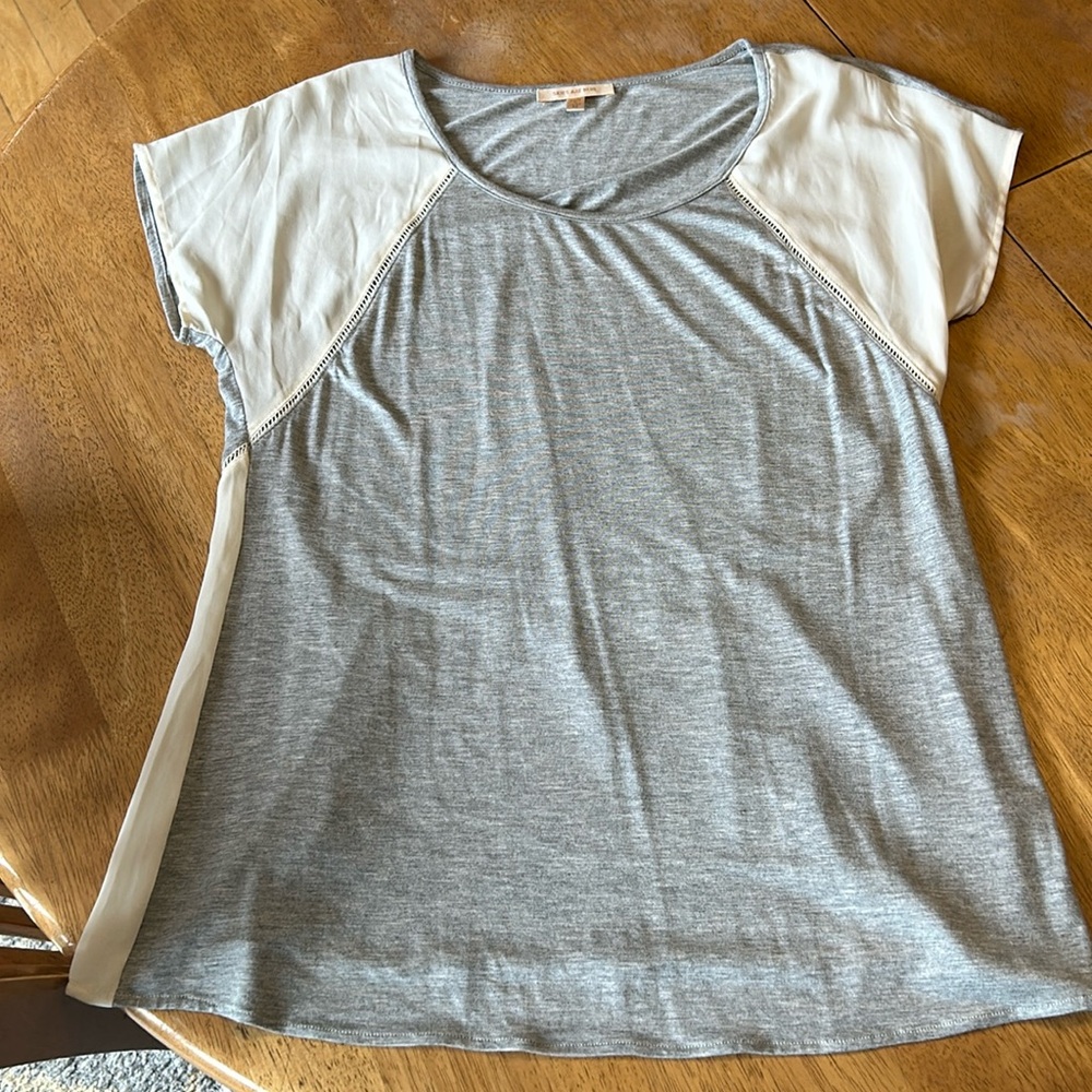 Super comfy 2 toned top